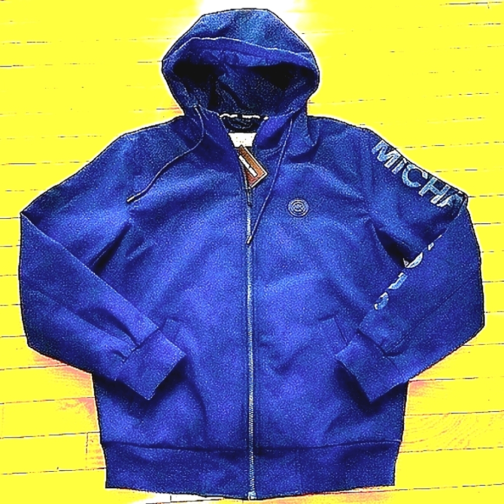 Micheal Kors coat. Good for those cool days Brand New size